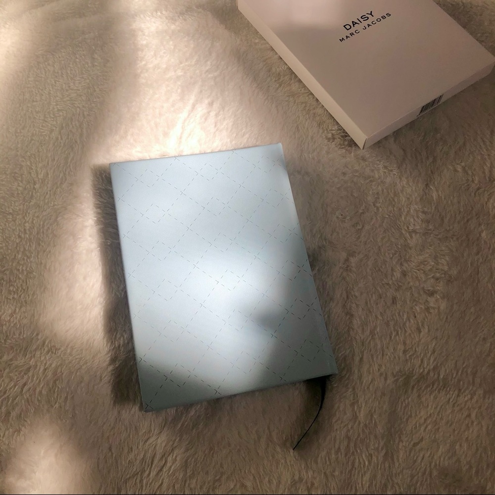Marc Jacobs Notebook - Picture 6 of 8